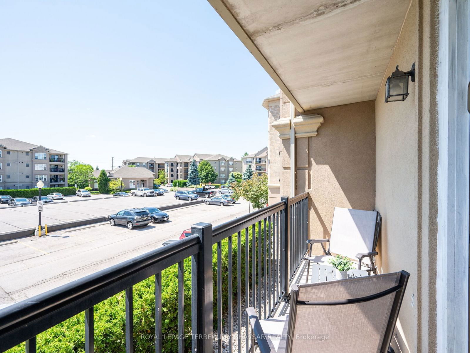 2065 Appleby Line, unit 212 for sale