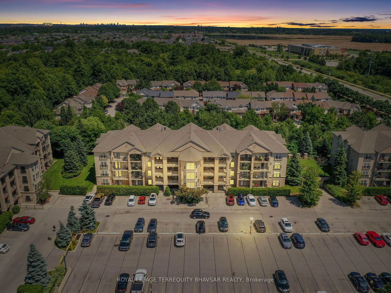 2065 Appleby Line, unit 212 for sale