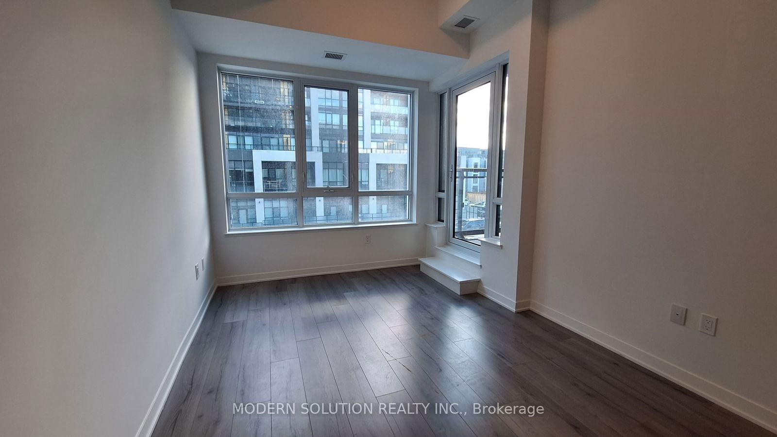 395 Dundas St W, unit 227 for rent