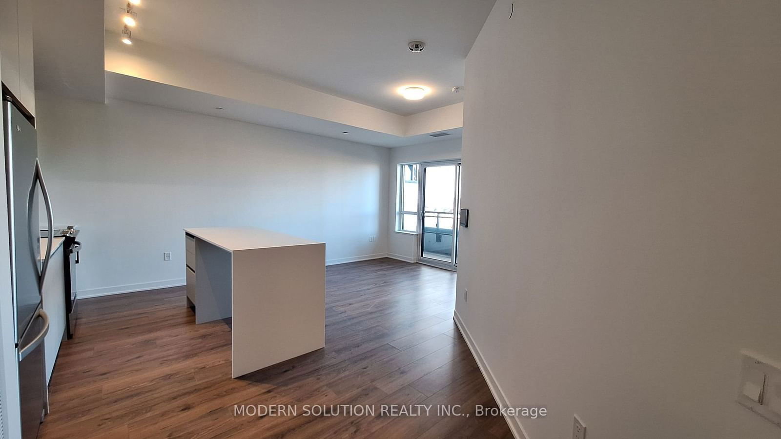 395 Dundas St W, unit 501 for rent