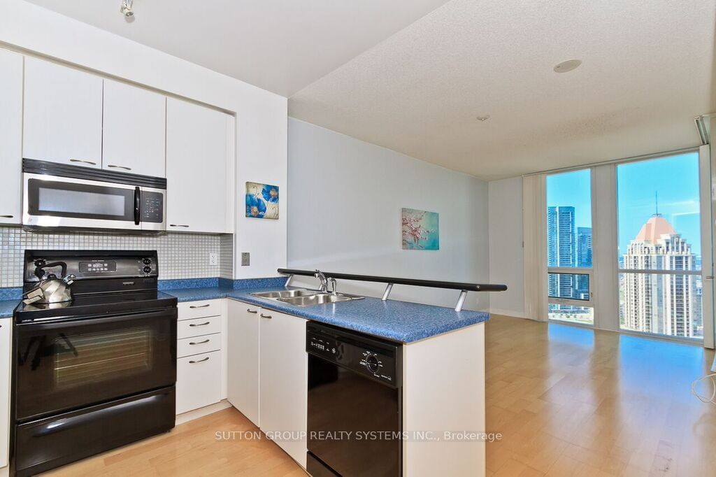 3939 Duke Of York Blvd, unit 2901 for rent