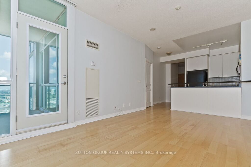 3939 Duke Of York Blvd, unit 2901 for rent