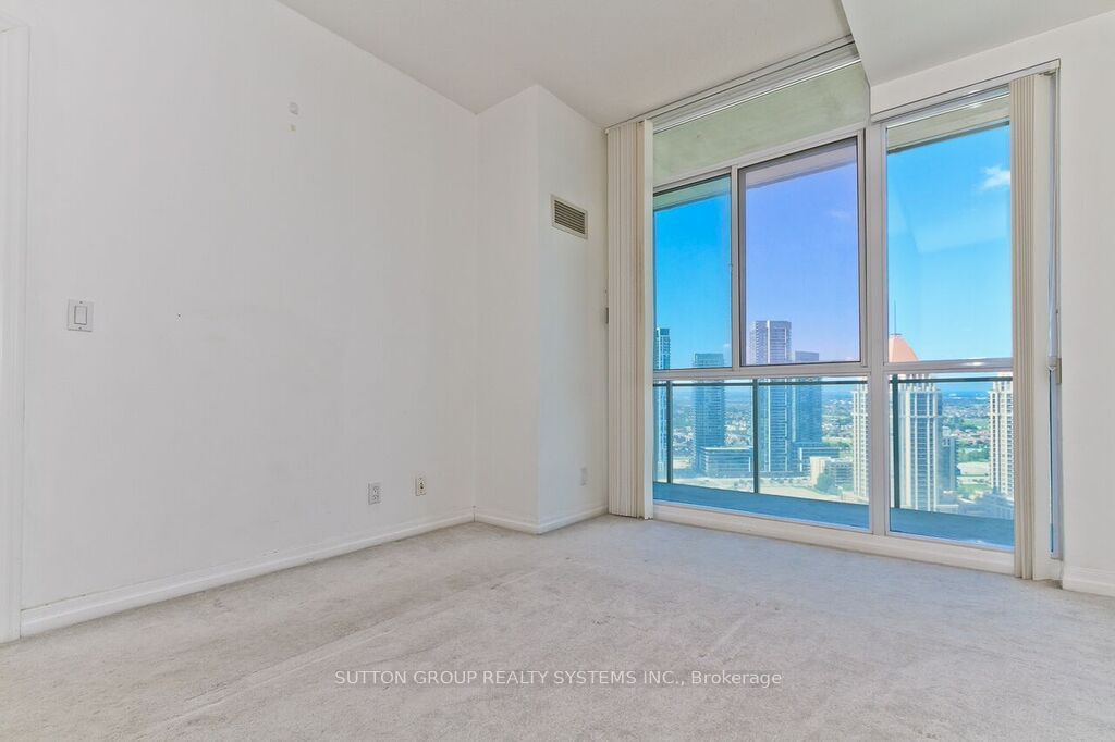 3939 Duke Of York Blvd, unit 2901 for rent