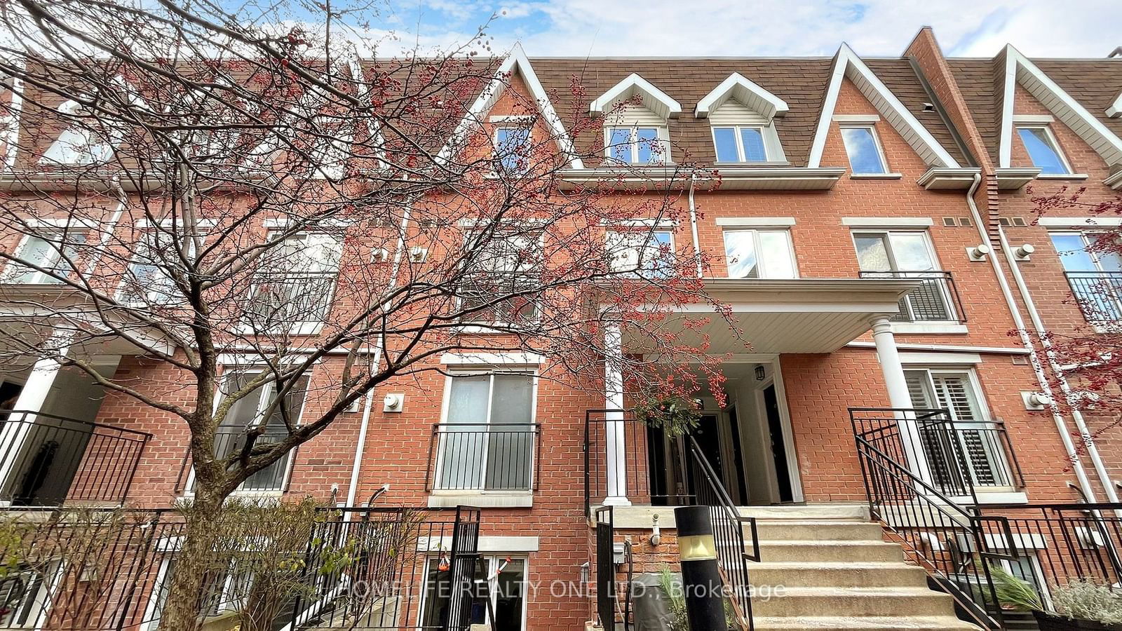 18 Laidlaw St, unit 1019 for sale