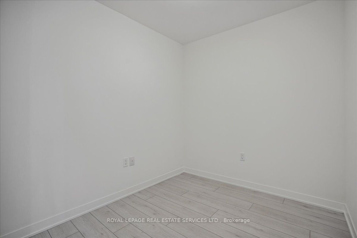 395 Dundas St W, unit 414 for rent