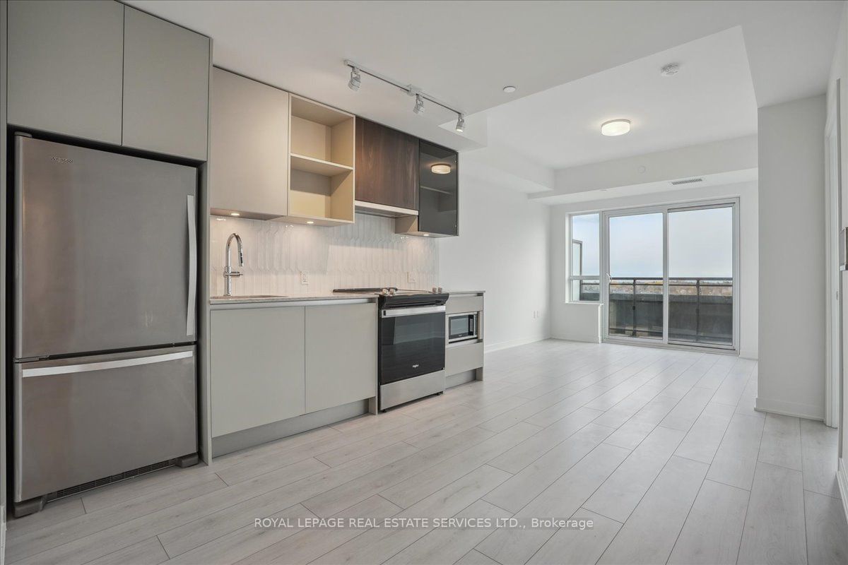 395 Dundas St W, unit 414 for rent