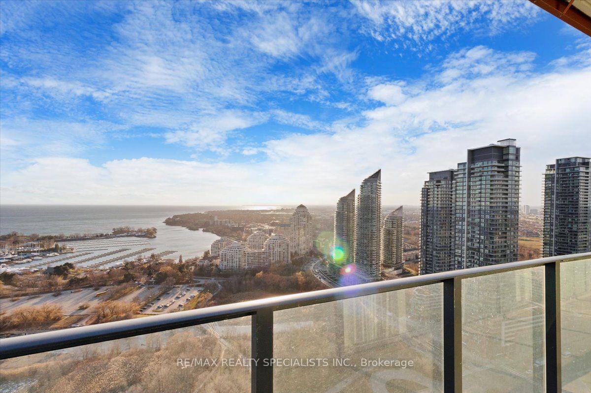 20 Shorebreeze Dr S, unit 3210 for rent