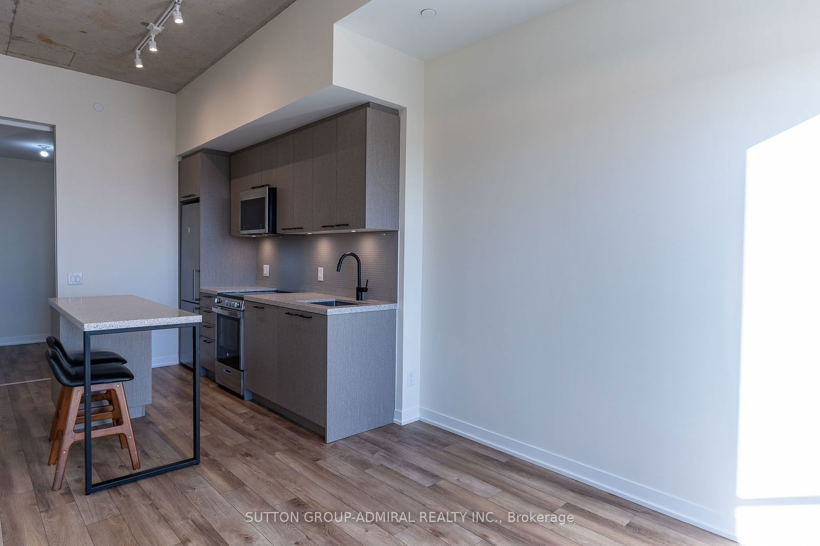 1808 St. Clair Ave W, unit 613 for rent