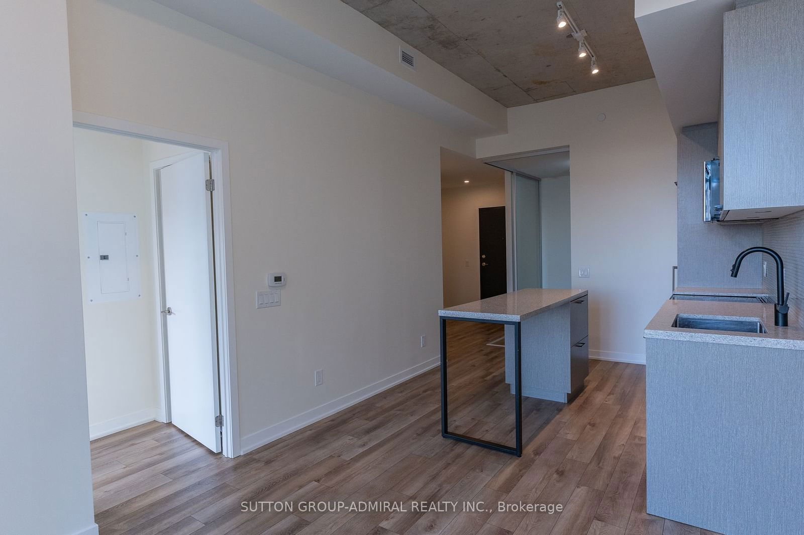 1808 St. Clair Ave W, unit 613 for rent