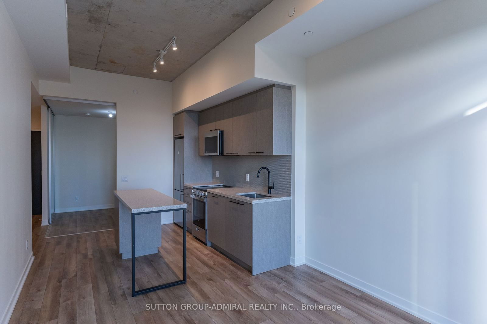 1808 St. Clair Ave W, unit 613 for rent