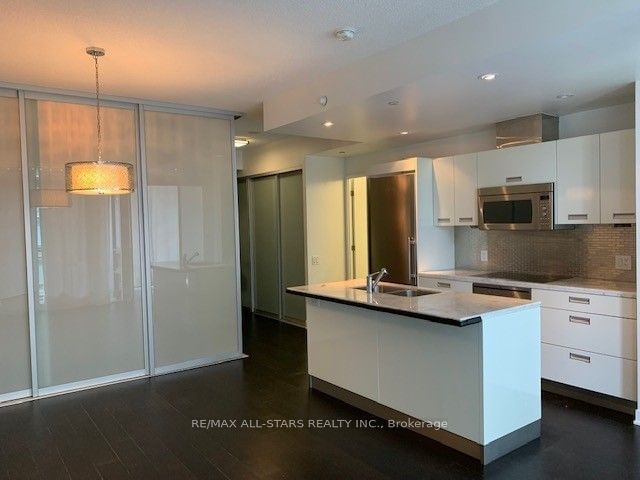 88 Park Lawn Rd, unit 2110 for rent