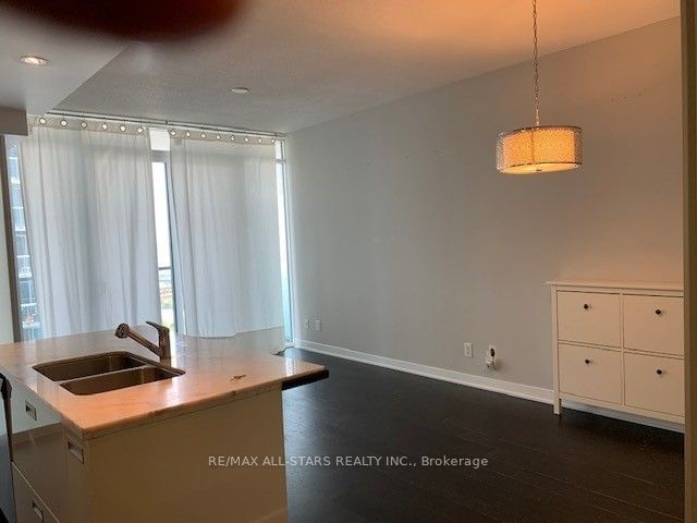 88 Park Lawn Rd, unit 2110 for rent