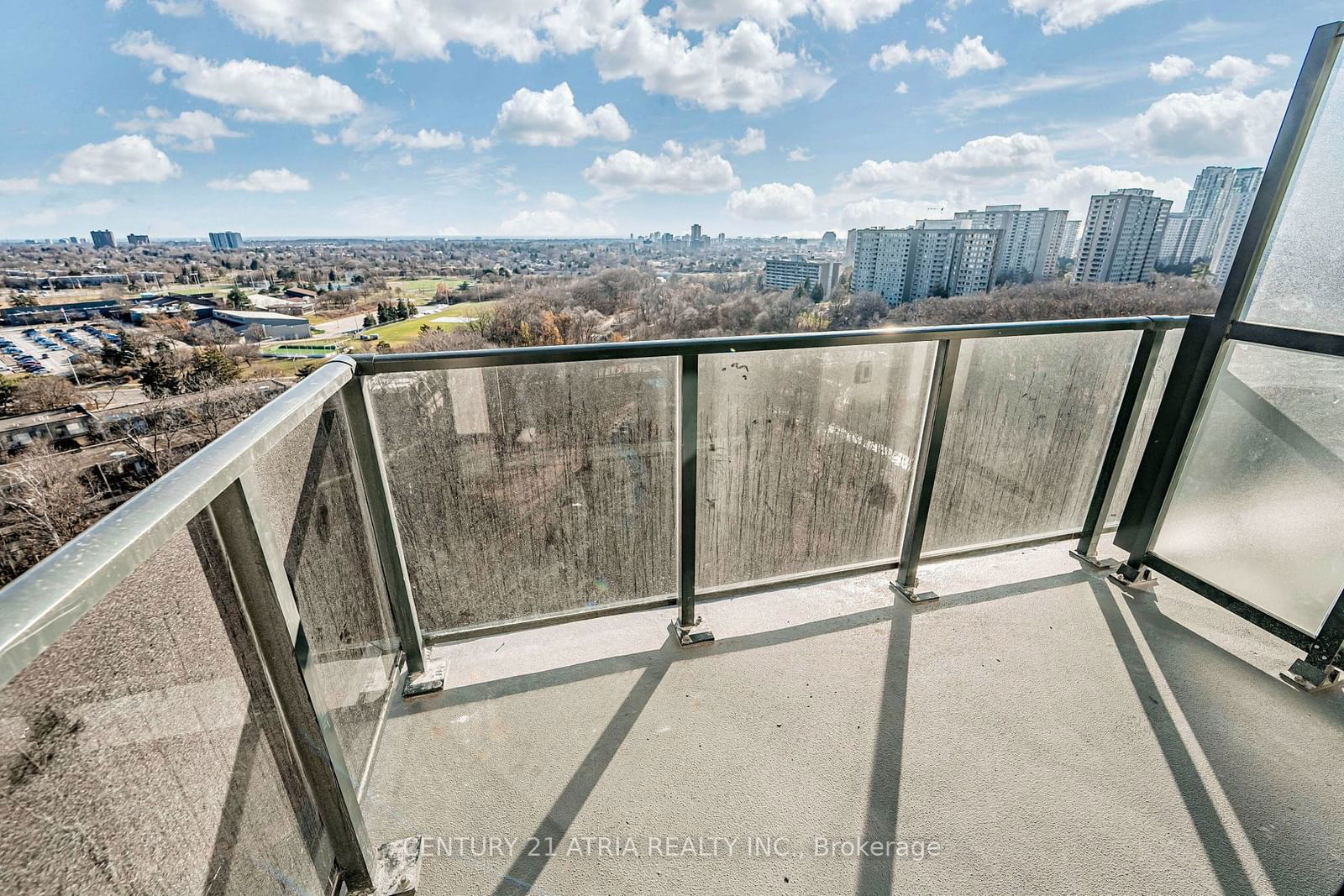 202 Burnhamthorpe Rd E, unit 1310 for rent