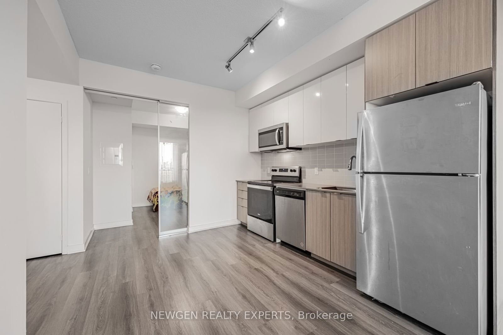 859 The Queensway, unit 1007 for sale