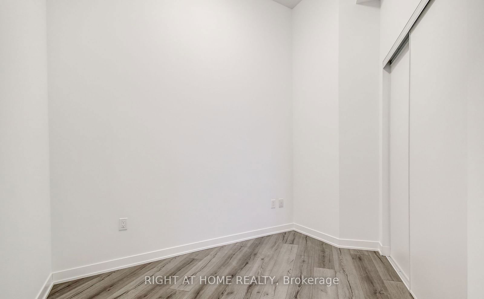 395 Dundas St W, unit PH01 for rent