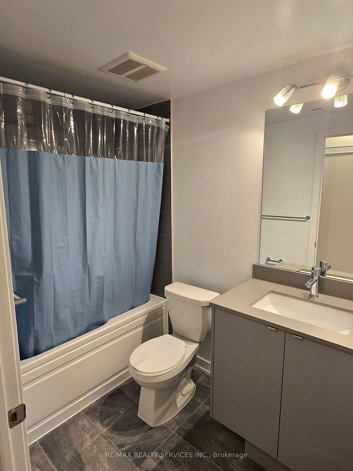 3200 Dakota Common, unit B208 for rent