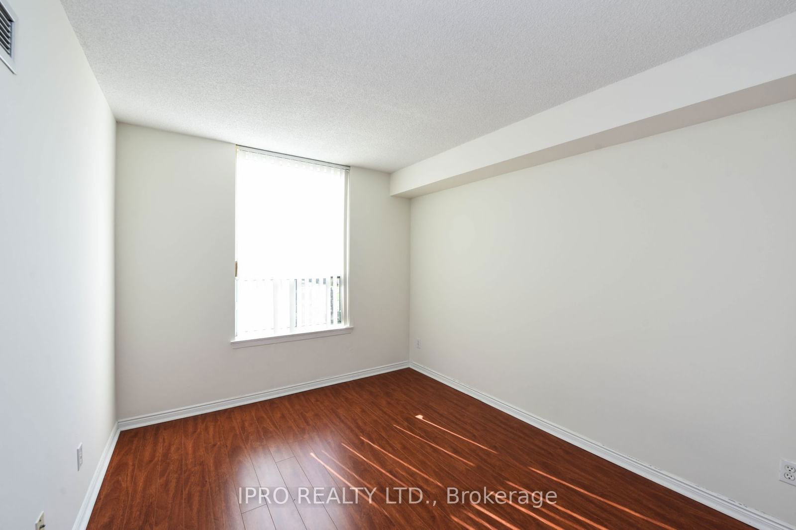 135 Hillcrest Ave, unit 706 for rent