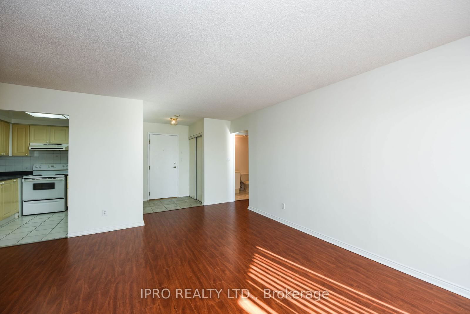 135 Hillcrest Ave, unit 706 for rent