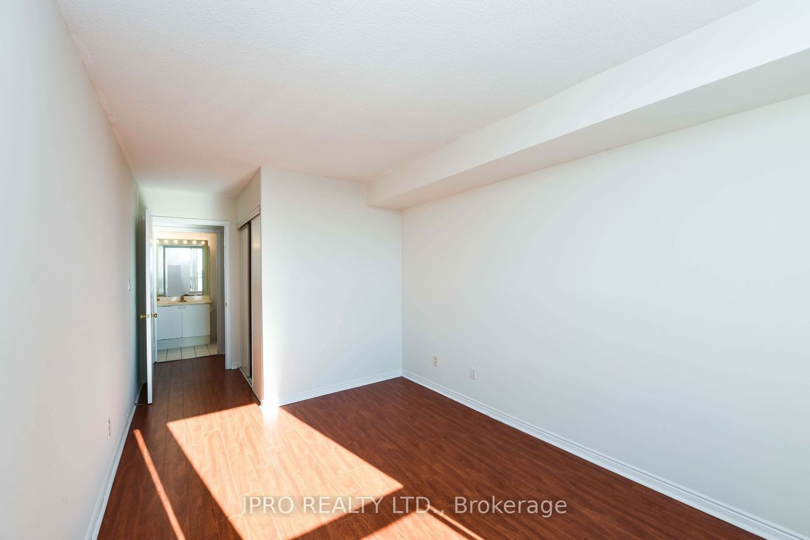 135 Hillcrest Ave, unit 706 for rent