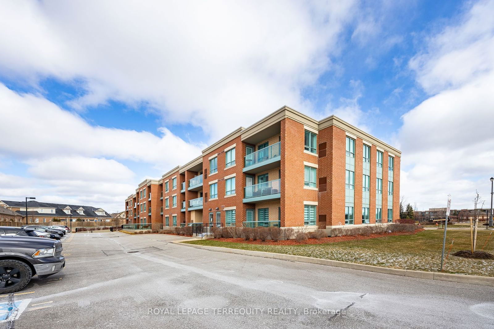 Rosedale Village II Condos, Brampton, Toronto