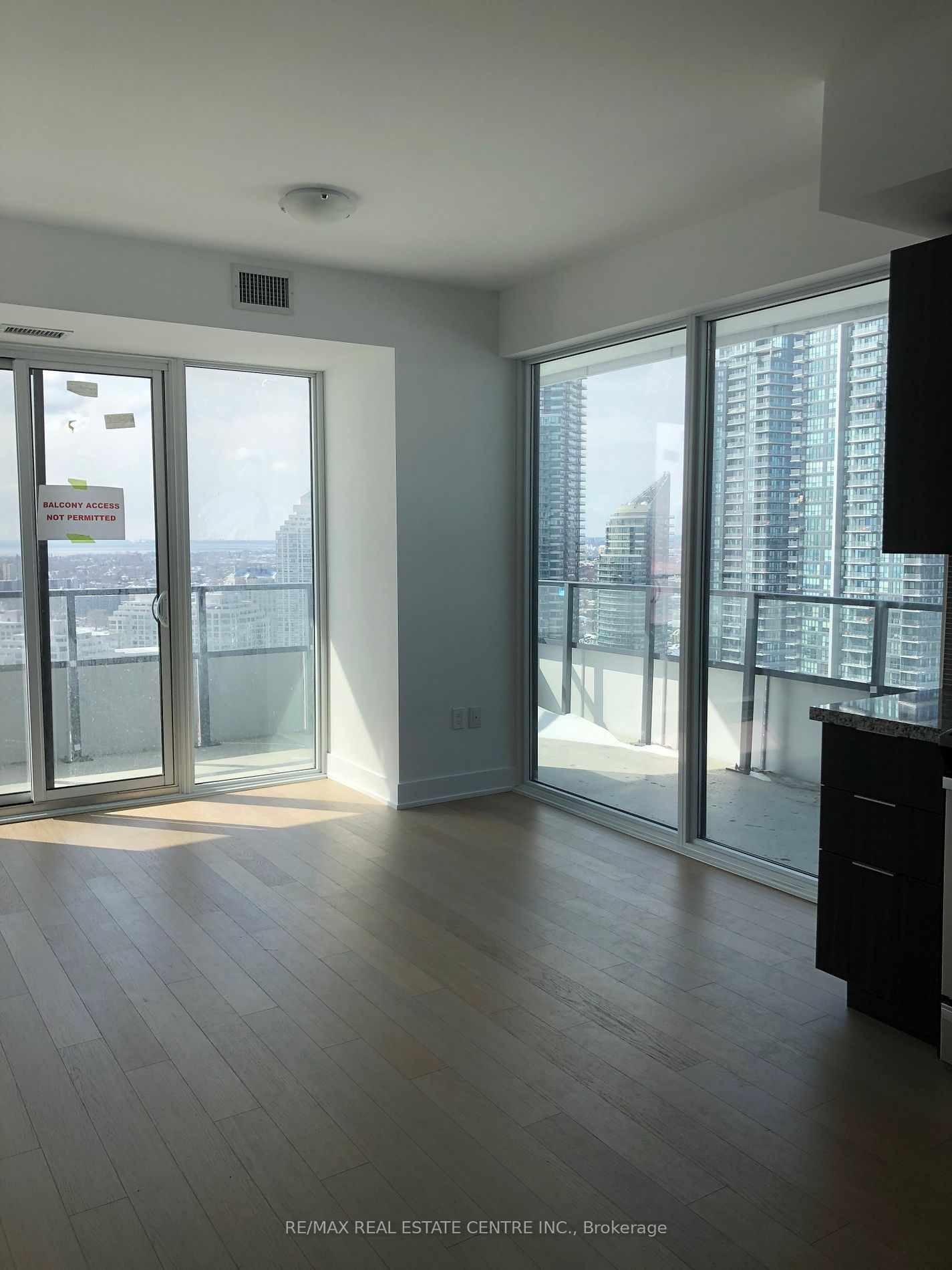 20 SHORE BREEZE Dr, unit 3102 for rent