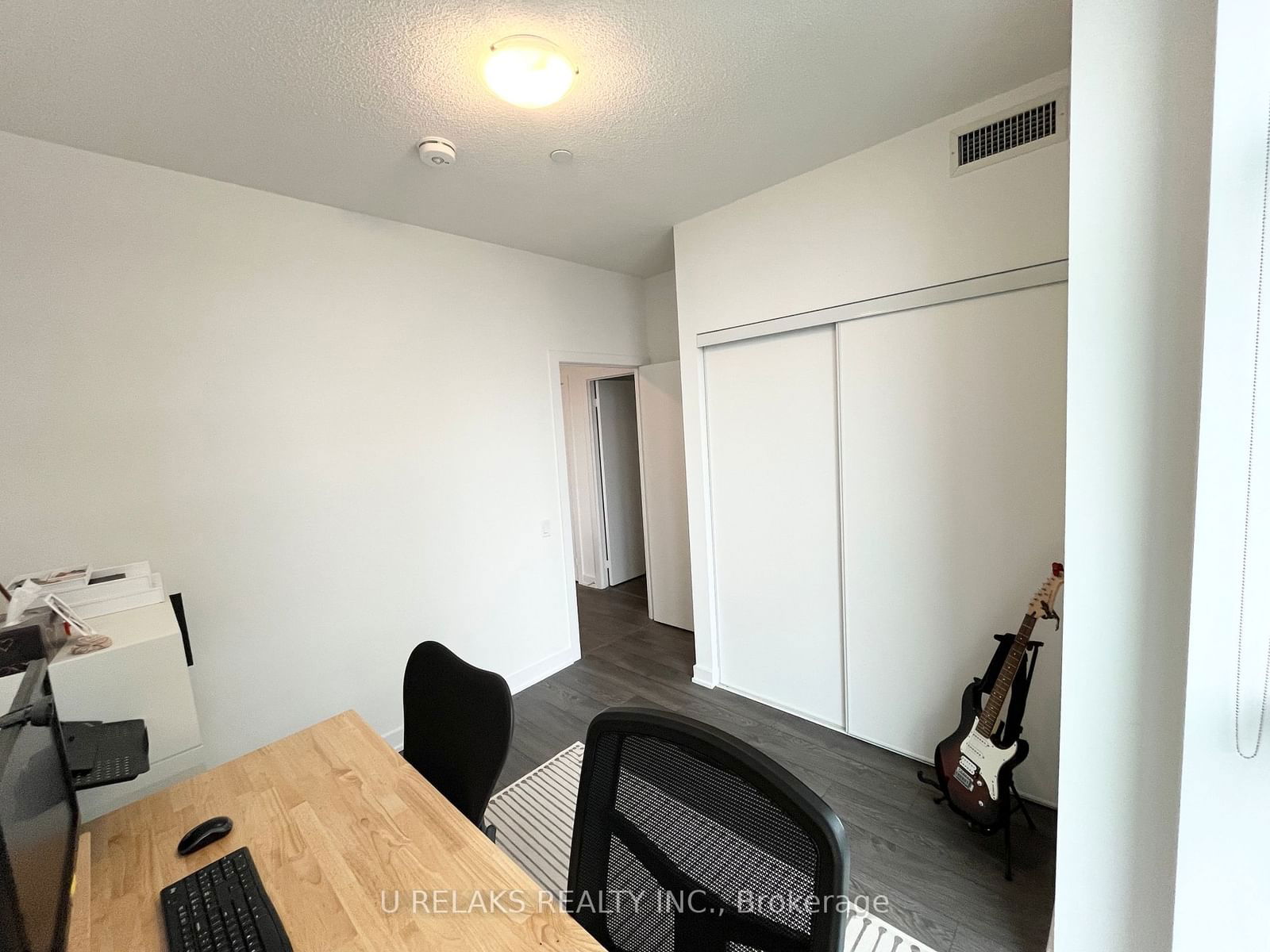 251 MANITOBA St, unit 1115 for rent