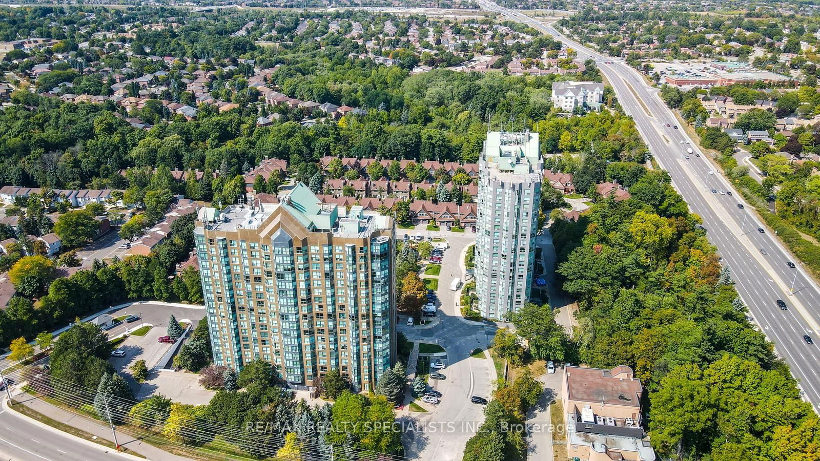 2155 Burnhamthorpe Rd W, unit 201 for rent