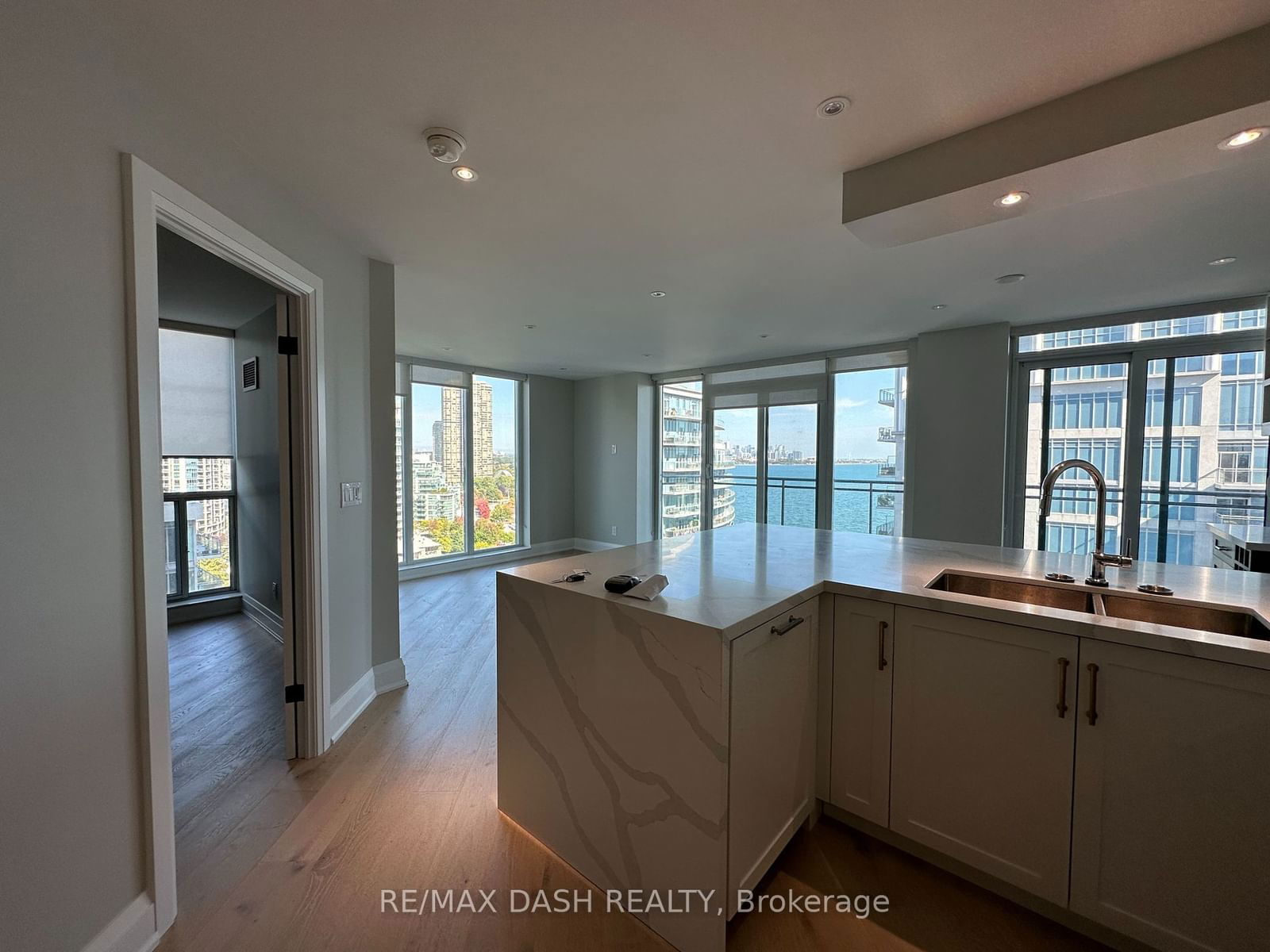 2121 Lakeshore Blvd W, unit 1511 for rent