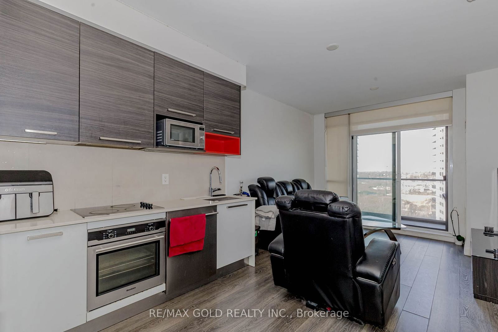 36 Park Lawn Rd, unit 1307 for sale