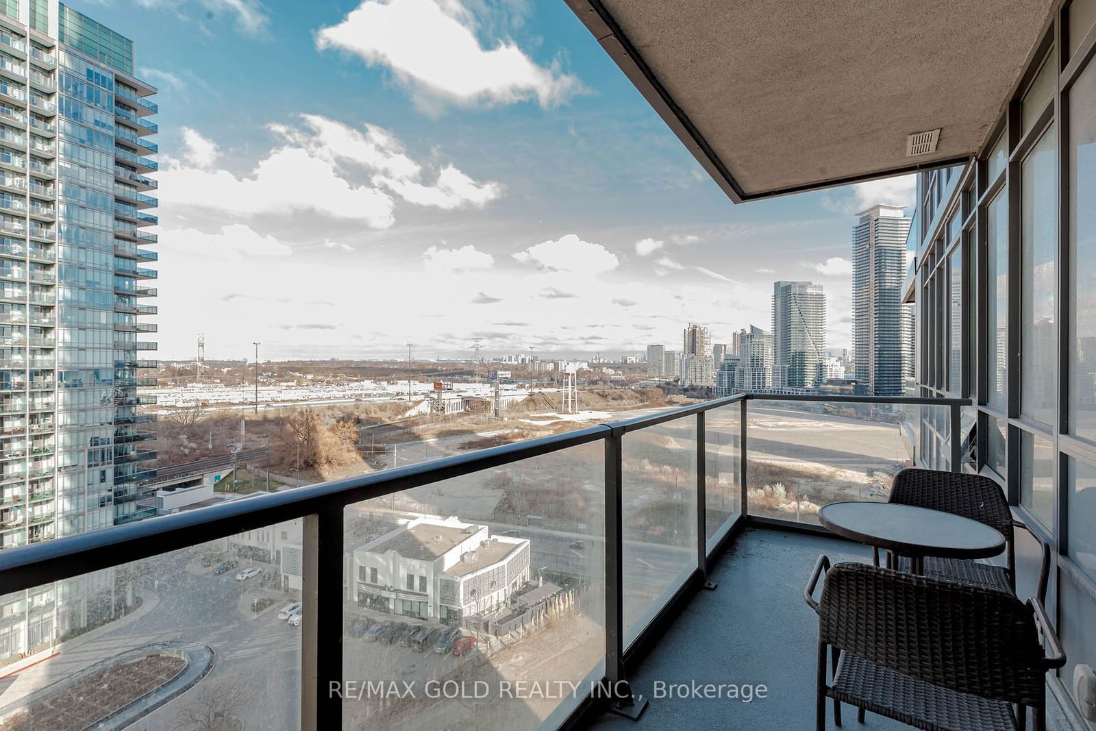 36 Park Lawn Rd, unit 1307 for sale