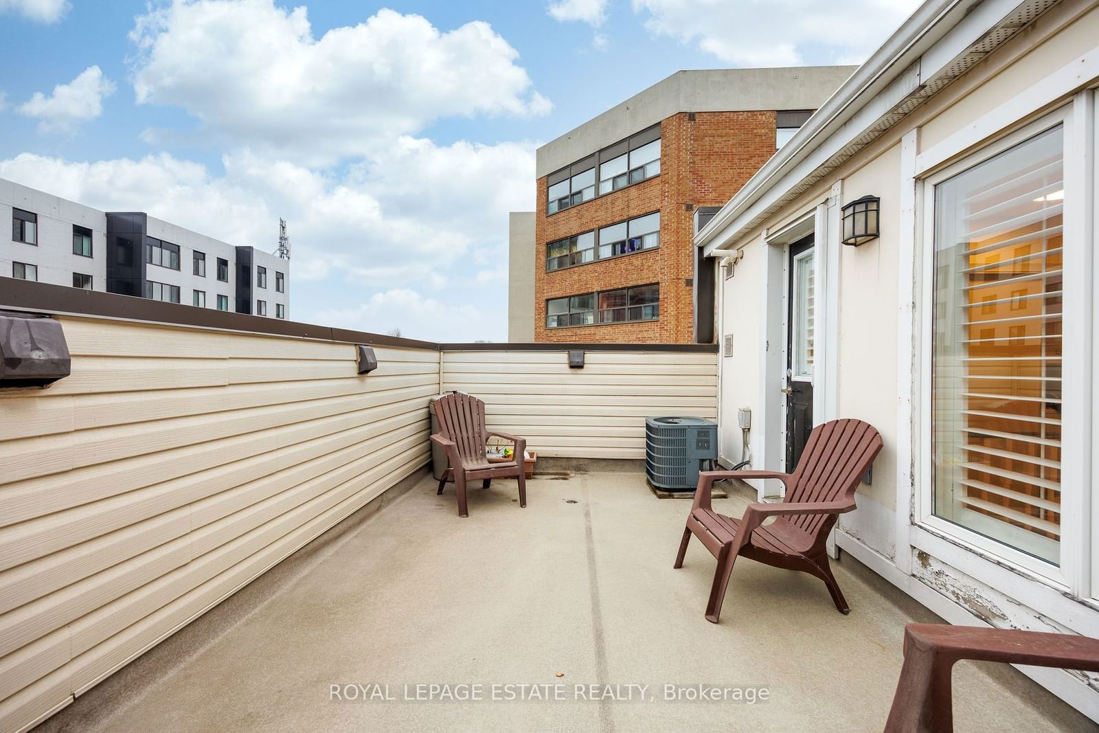 22 Laidlaw St, unit 1203 for sale