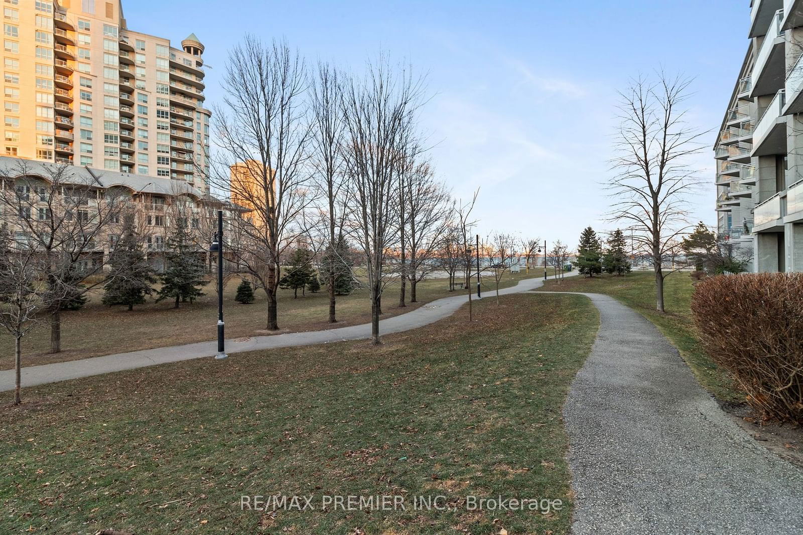 Explorer At Waterview Condos, Etobicoke, Toronto