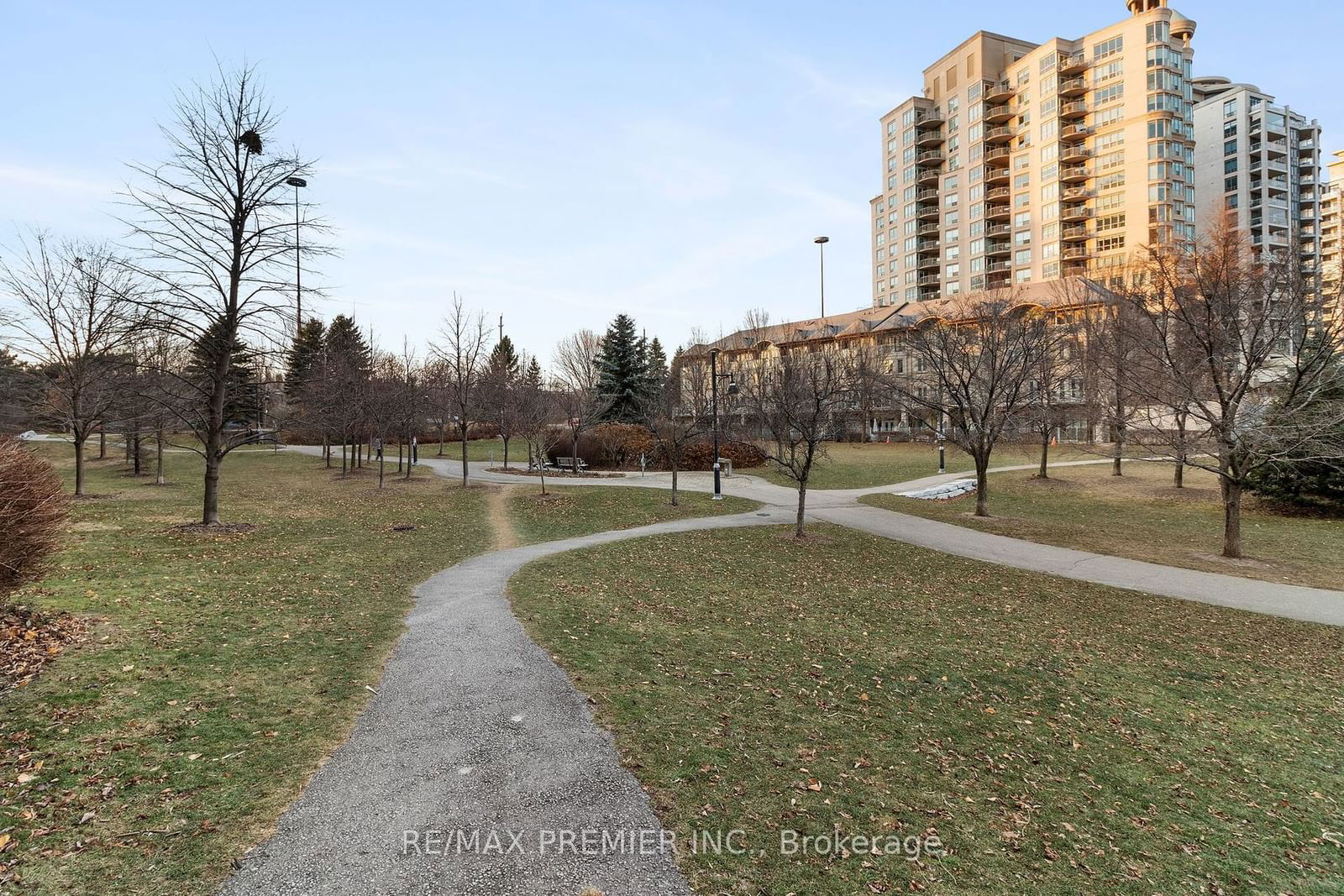 Explorer At Waterview Condos, Etobicoke, Toronto