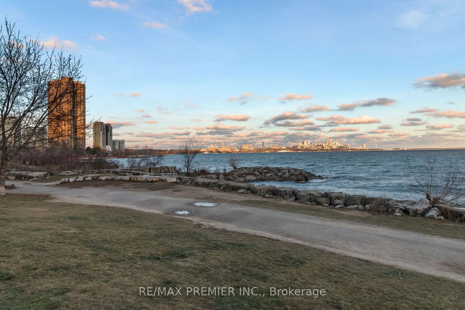 Explorer At Waterview Condos, Etobicoke, Toronto