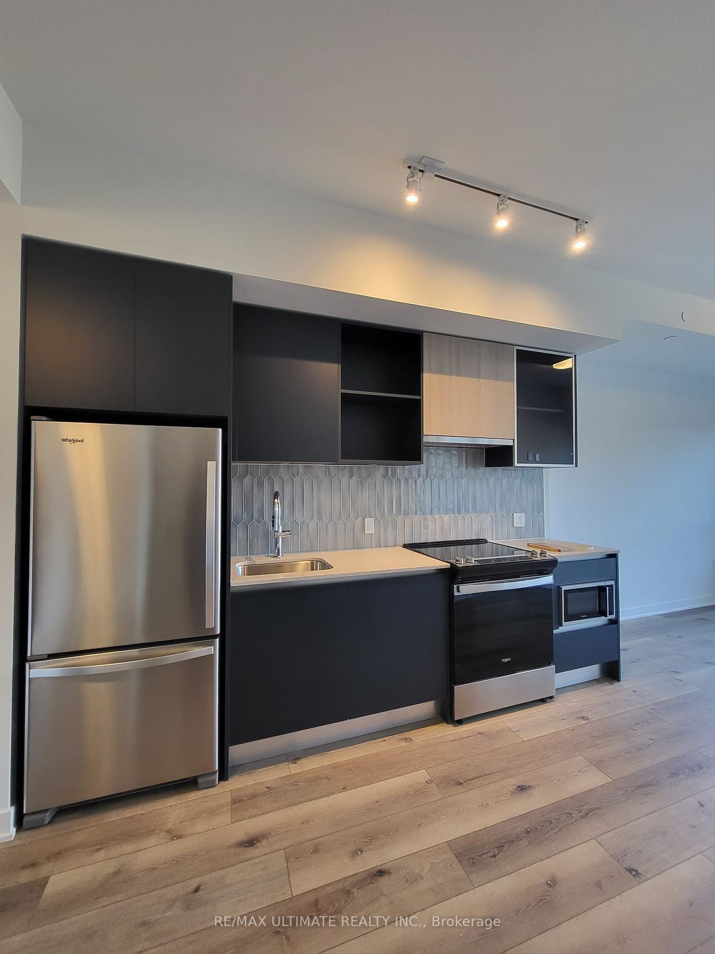 395 Dundas St W, unit PH29 for rent