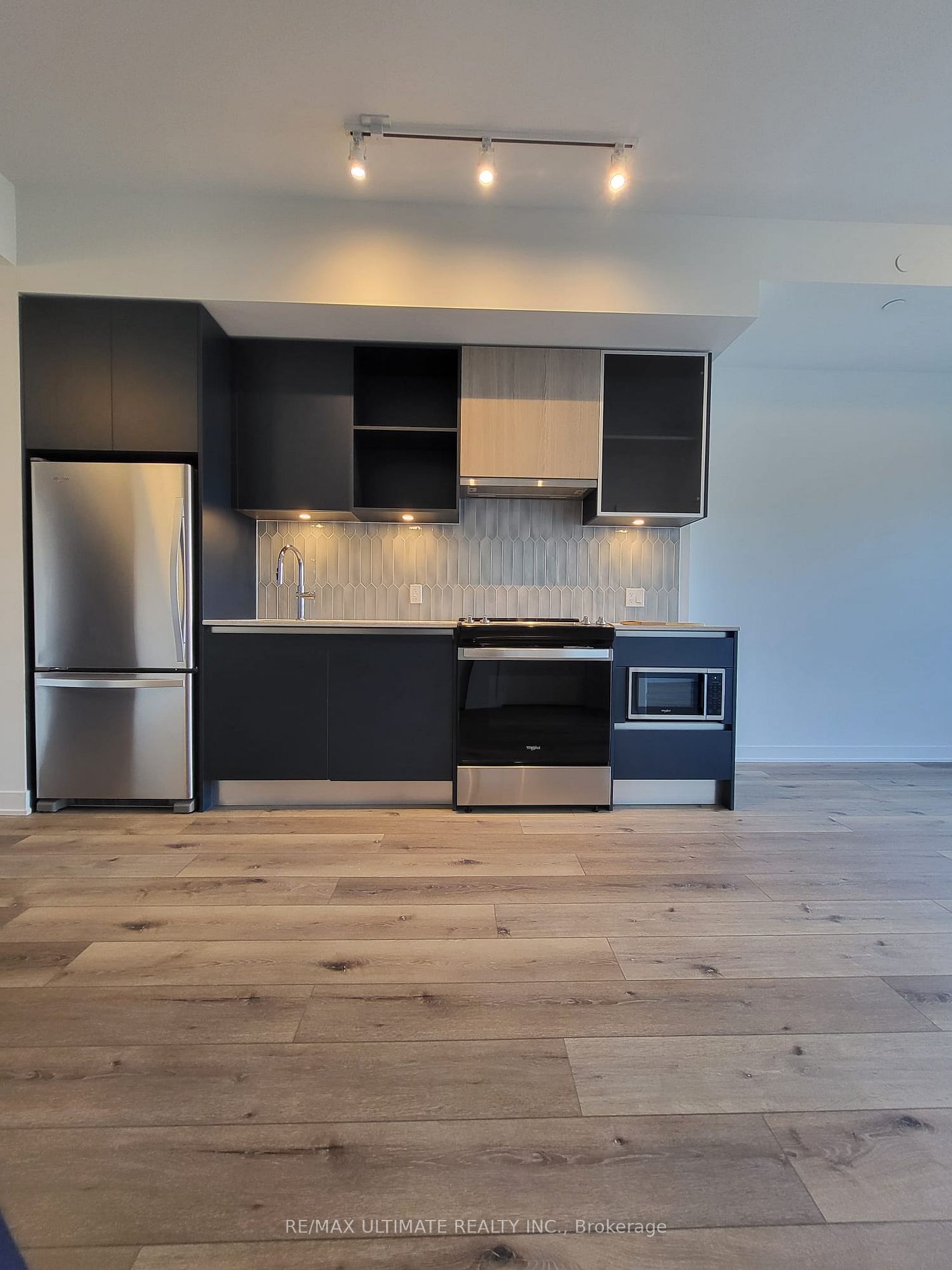 395 Dundas St W, unit PH29 for rent