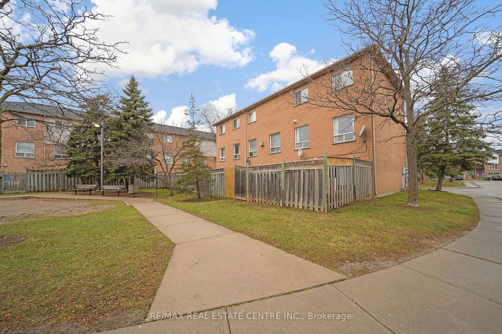 65 Brickyard Way Townhomes, Brampton, Toronto