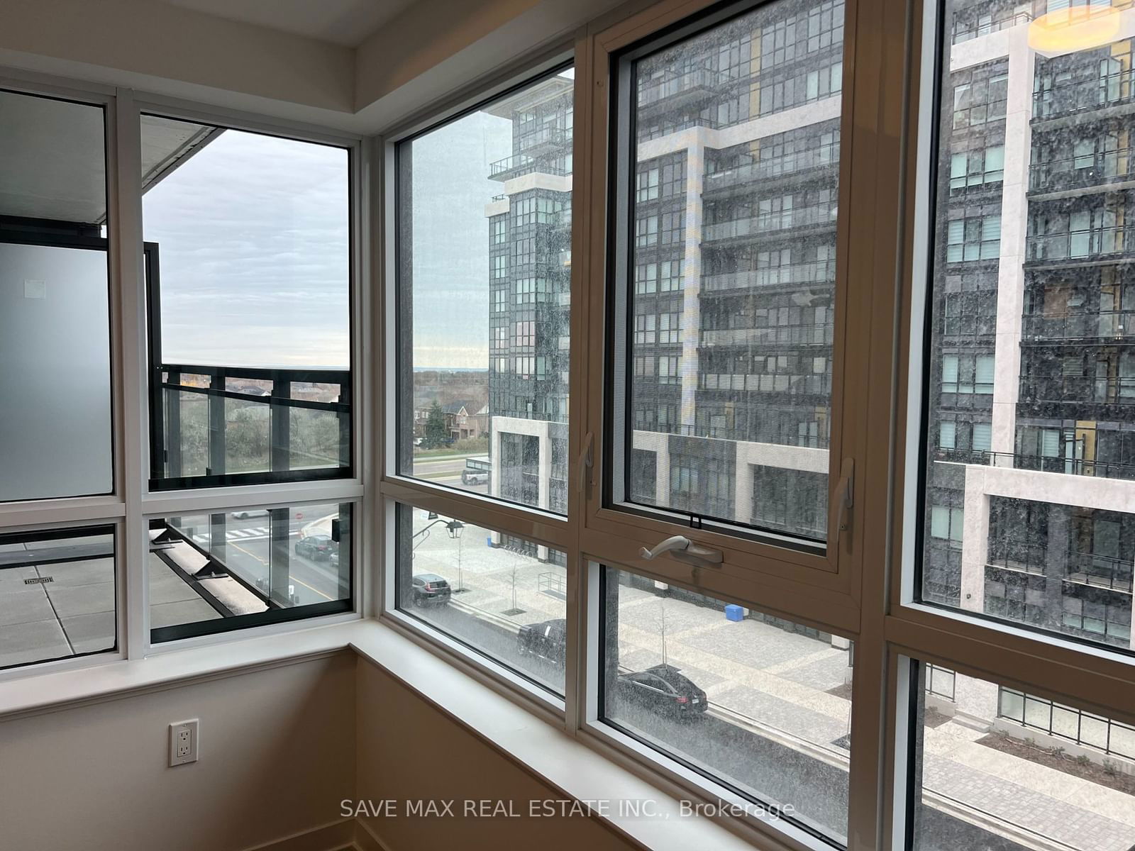 395 DUNDAS St W, unit 424 for rent