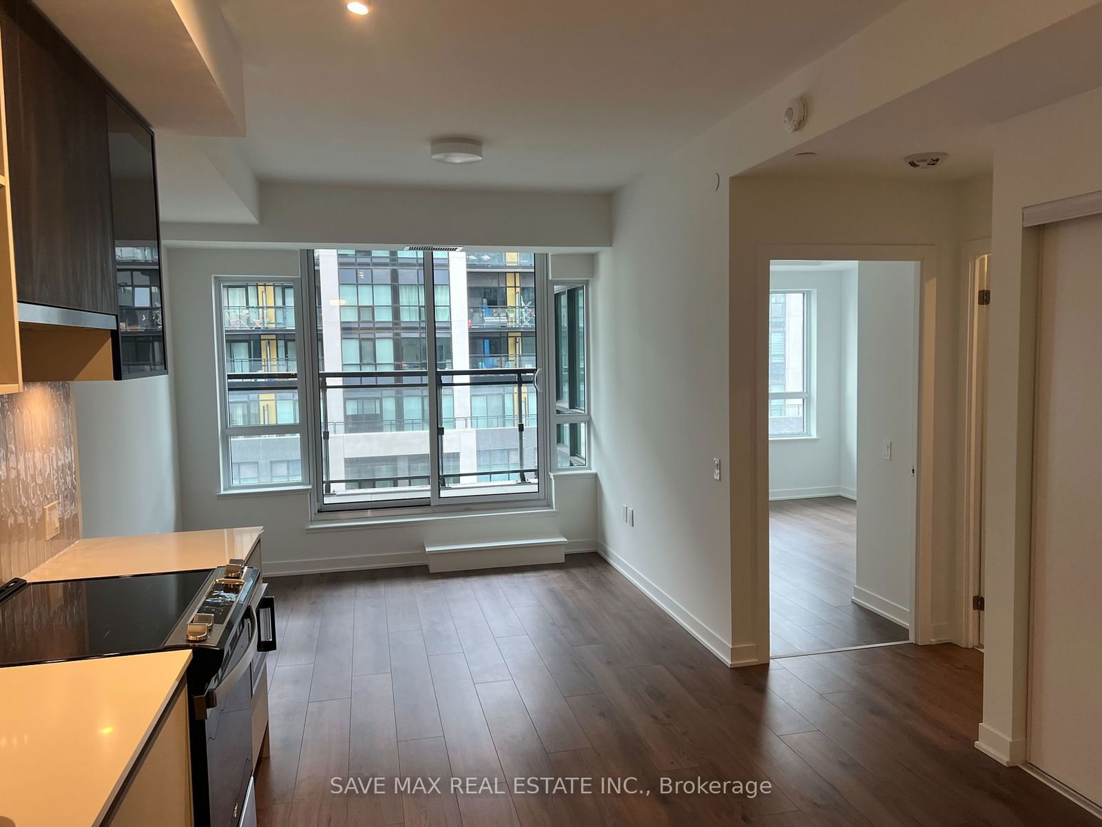 395 DUNDAS St W, unit 424 for rent