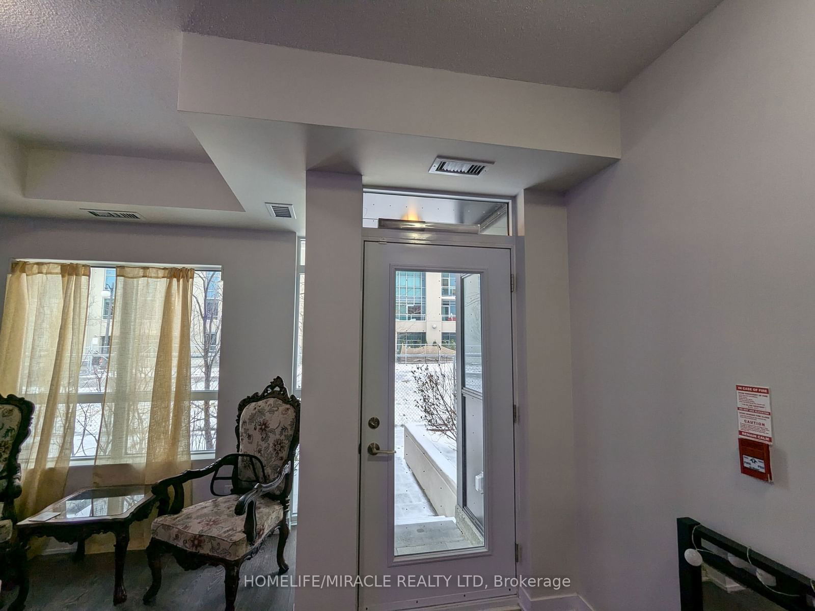 251 Manitoba St, unit 109 for rent