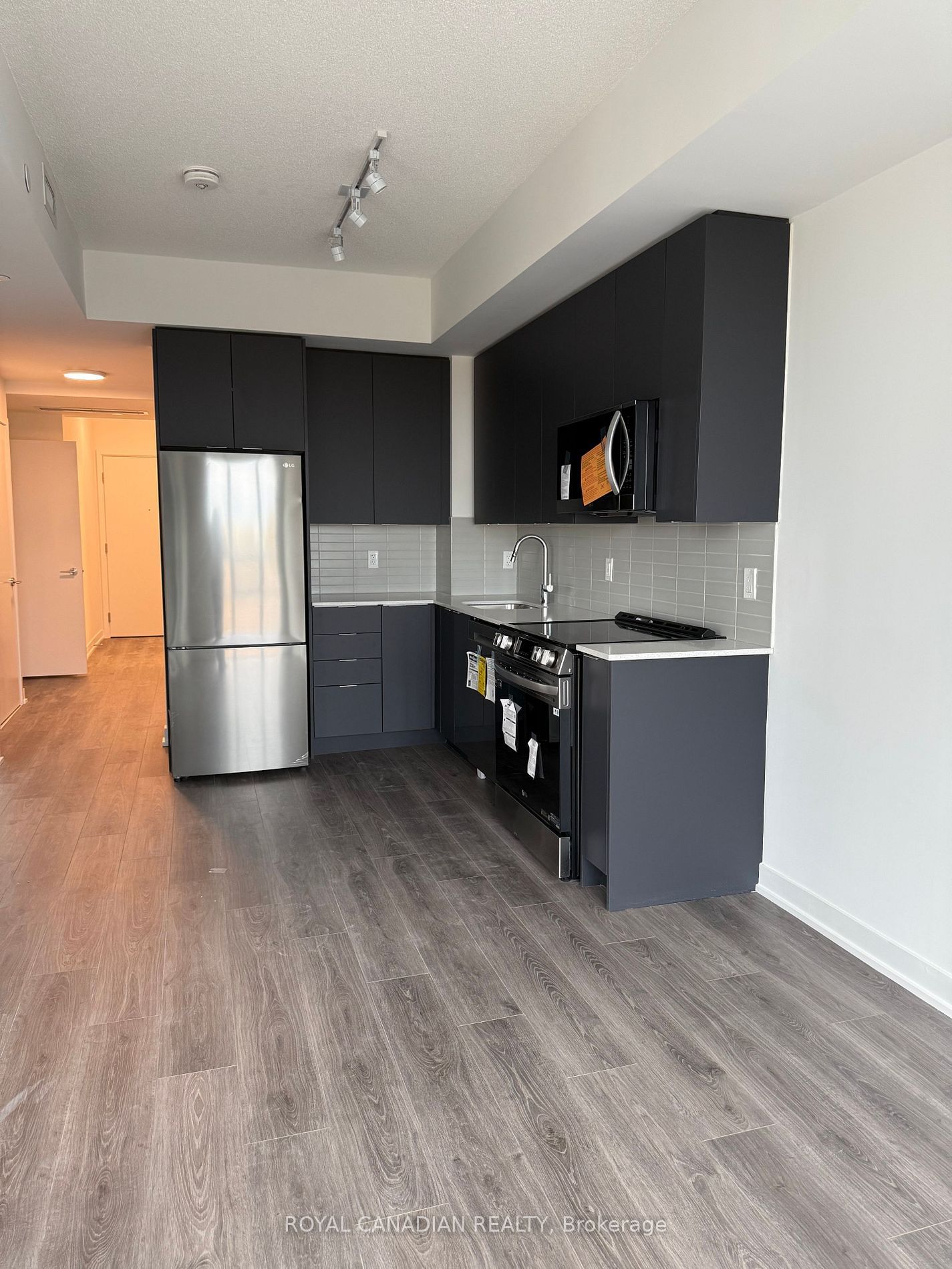 225 Malta Ave, unit 321 for rent