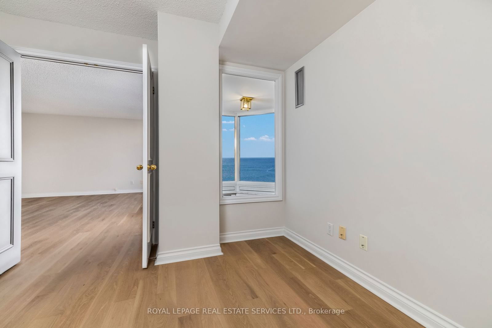 1 Palace Pier Crt, unit 1605 for sale