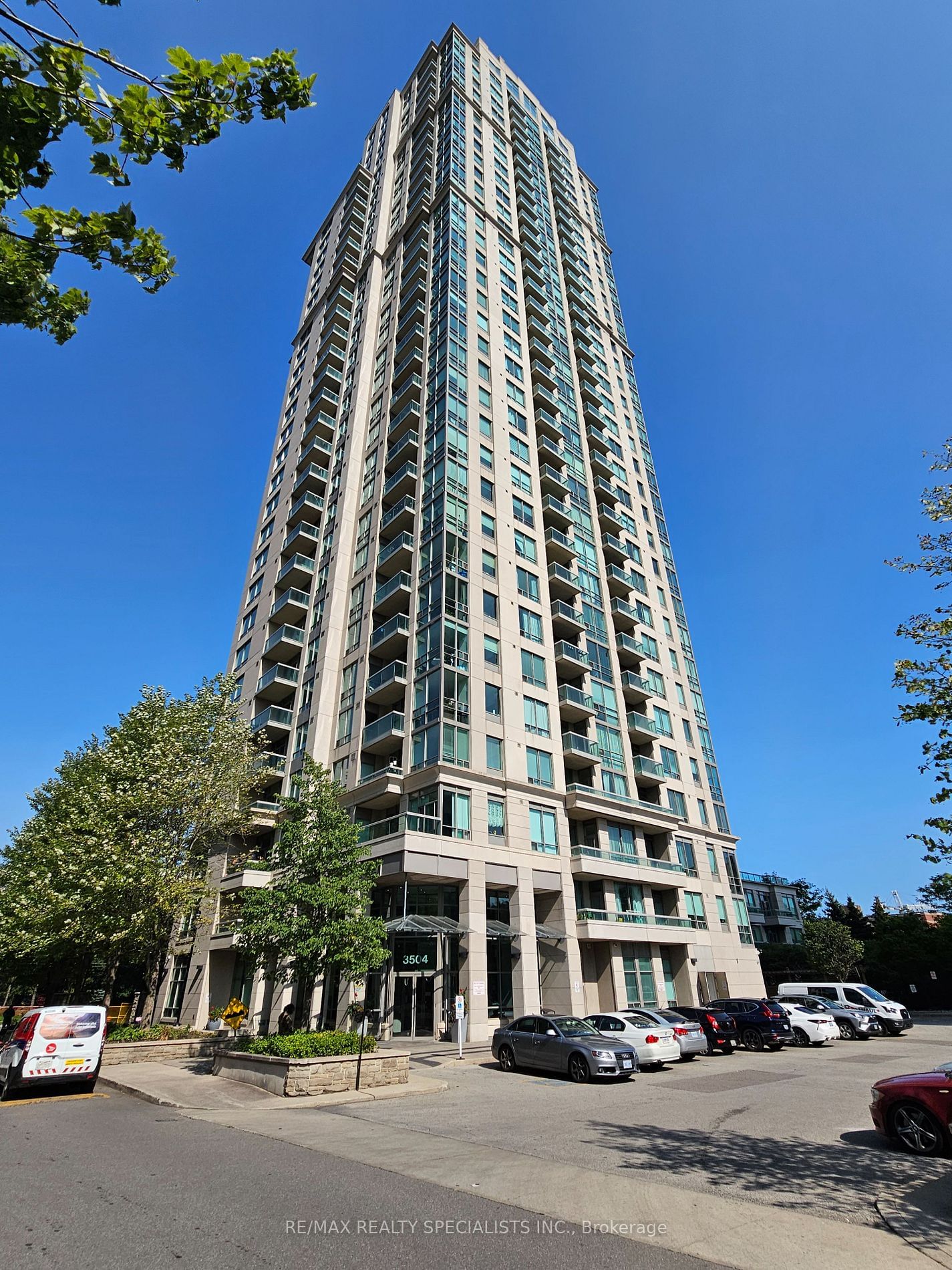 3504 Hurontario St, unit 3505 for rent