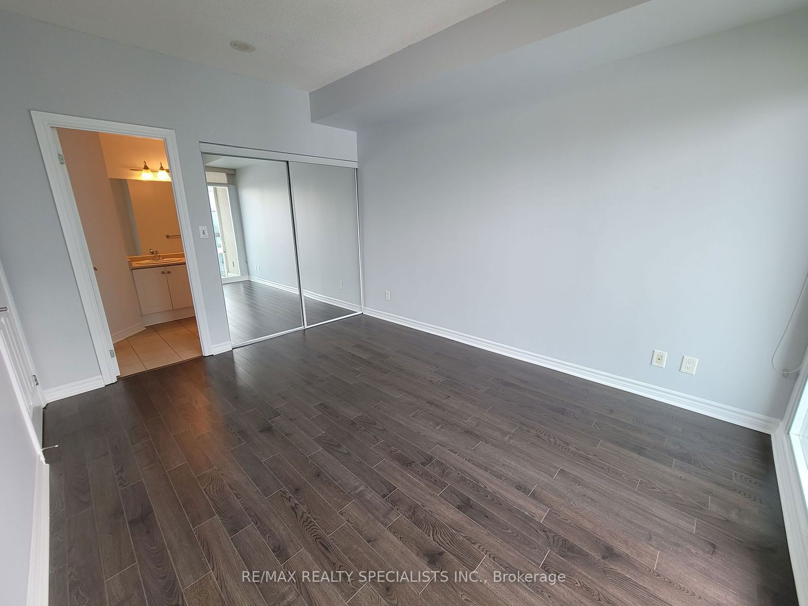 3504 Hurontario St, unit 3505 for rent