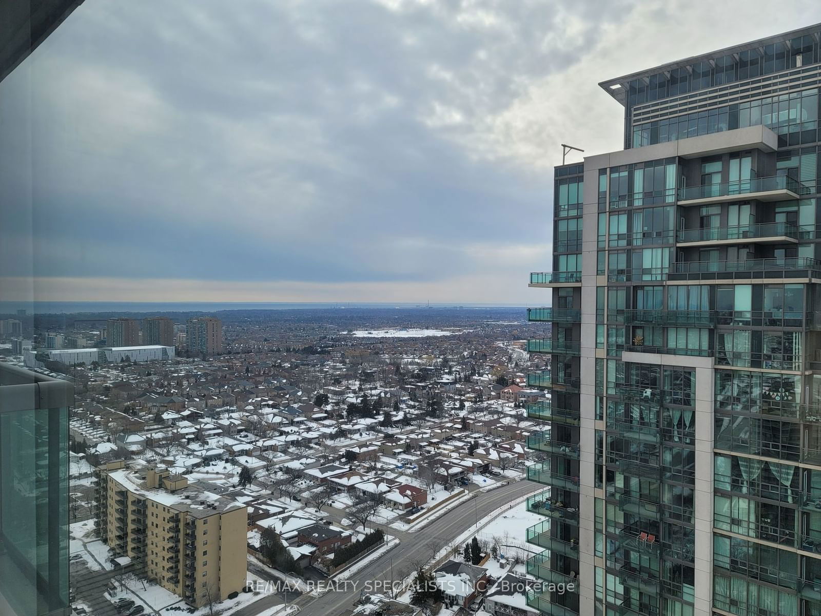 3504 Hurontario St, unit 3505 for rent