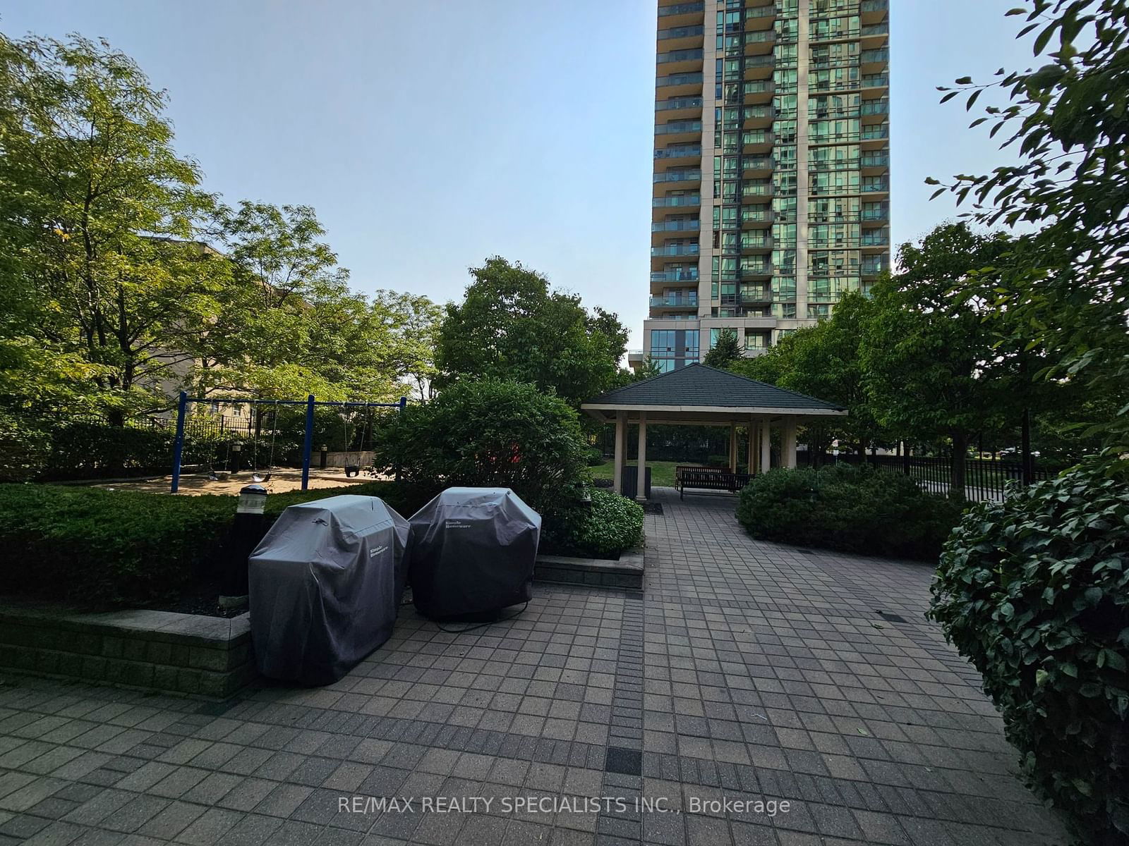 3504 Hurontario St, unit 3505 for rent