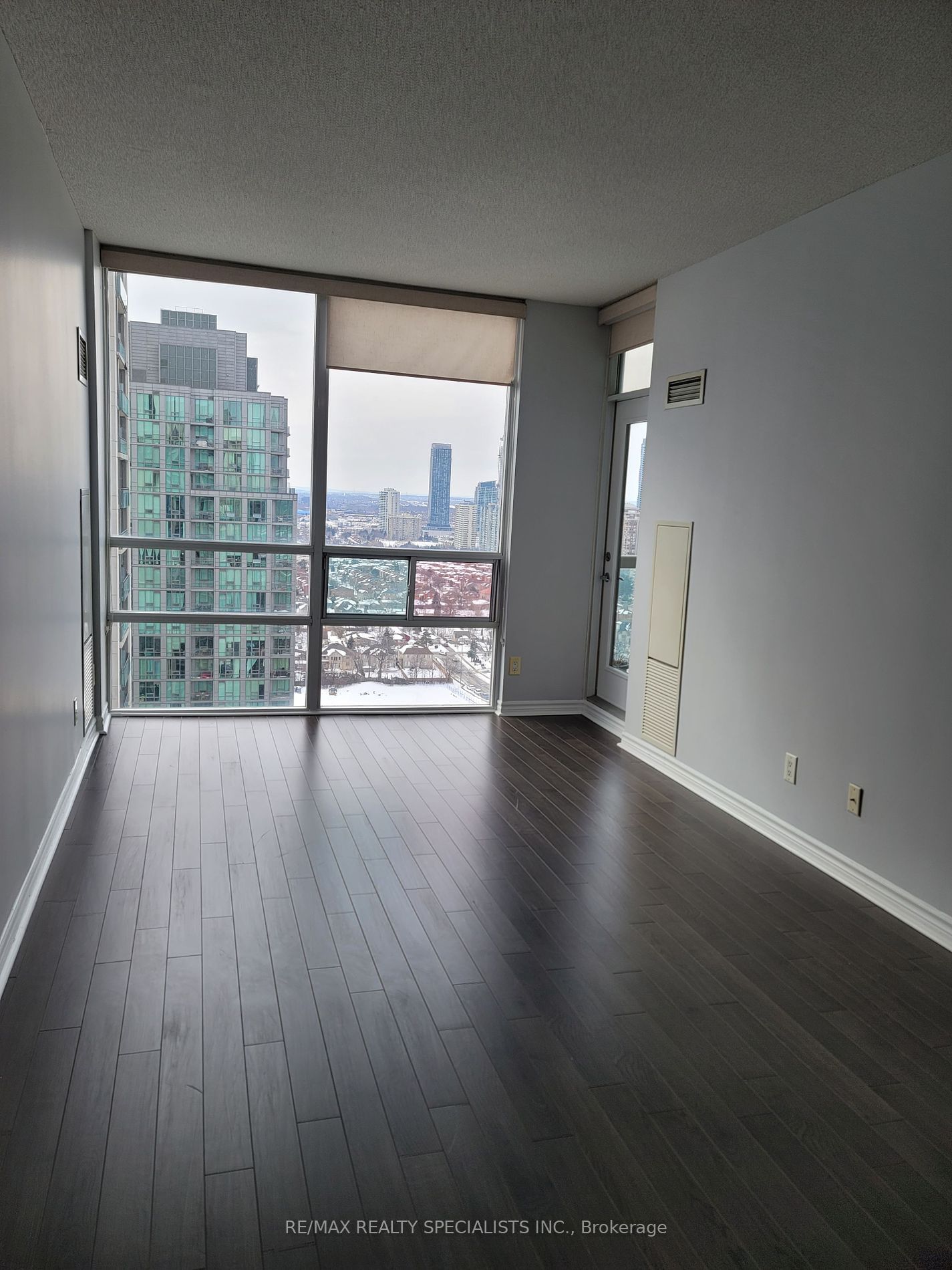 3504 Hurontario St, unit 3505 for rent