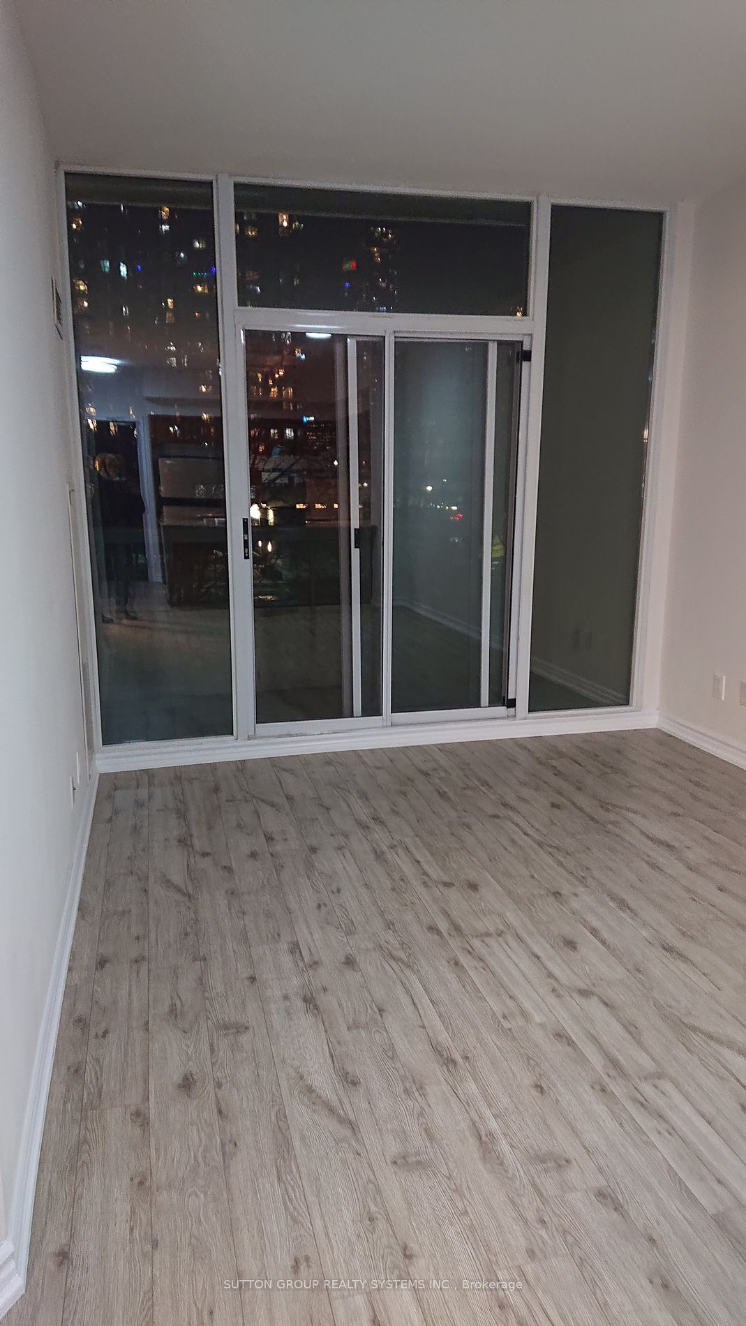 3504 Hurontario St, unit 316 for rent