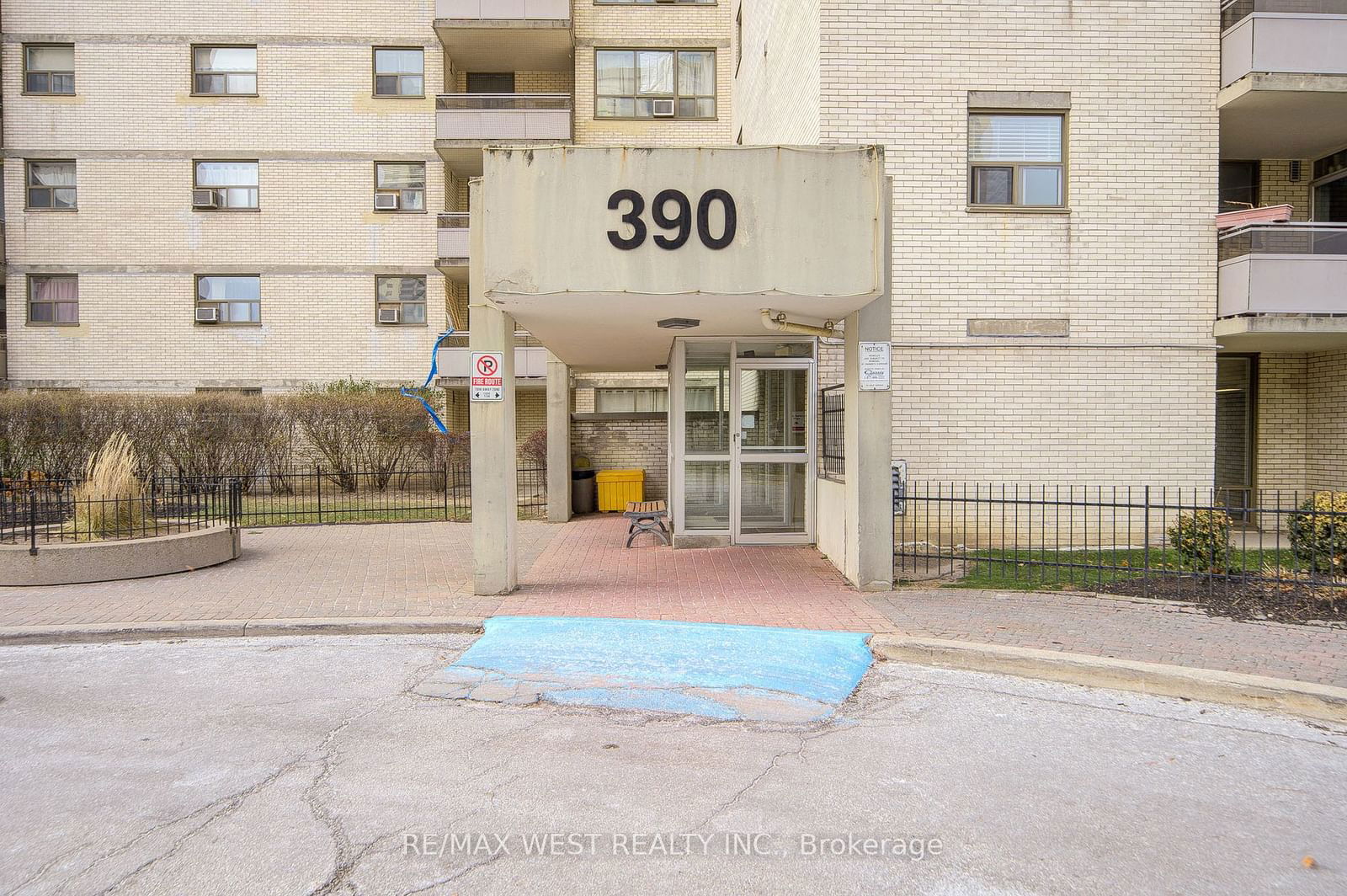 390 Dixon Rd, unit 2208 for sale