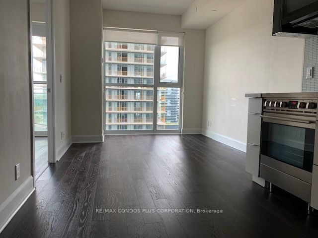 33 Shore Breeze Dr, unit 2705 for rent